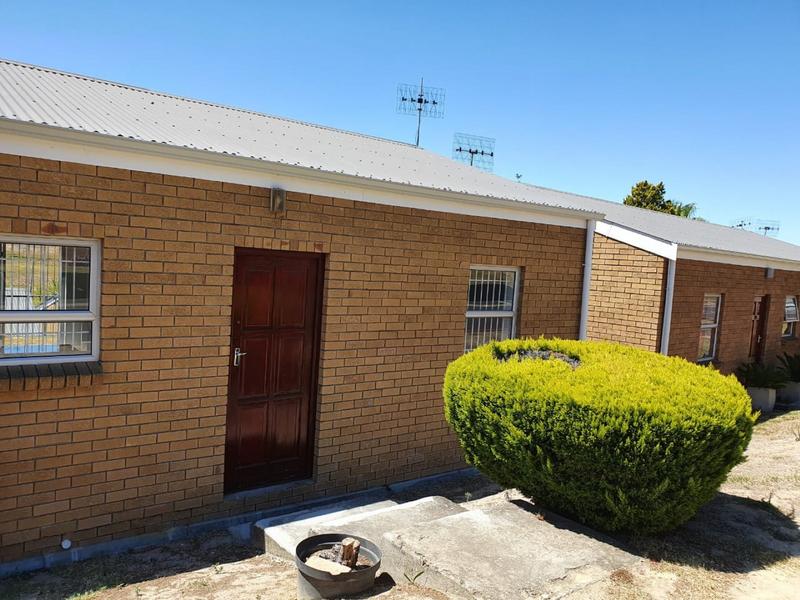 To Let 2 Bedroom Property for Rent in Oakglen Western Cape